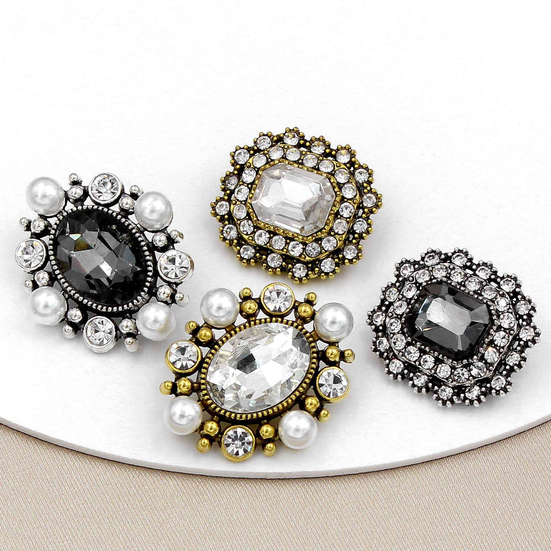 Vintage Glas-Strassknöpfe mit Perlen, gold- und silberfarben, eckig