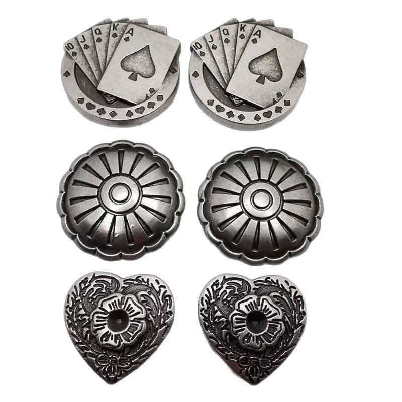 Herz- und Blütennieten sowie Pokerkarten-Design, silberfarbene Metall-Ziernieten (Vorderseite)