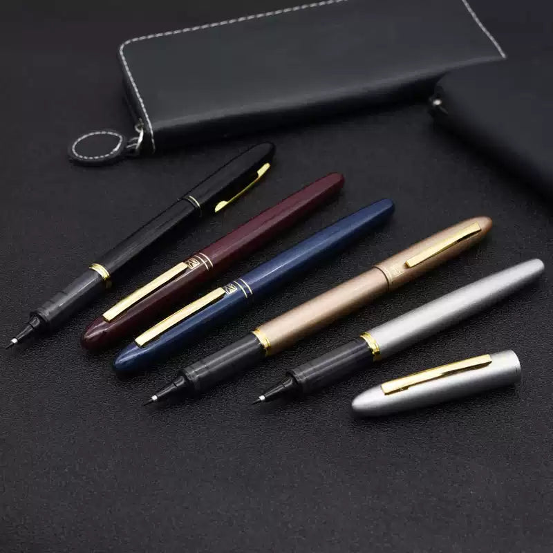 Kuretake Fountain Brush Pen for Calligraphy Letters Red