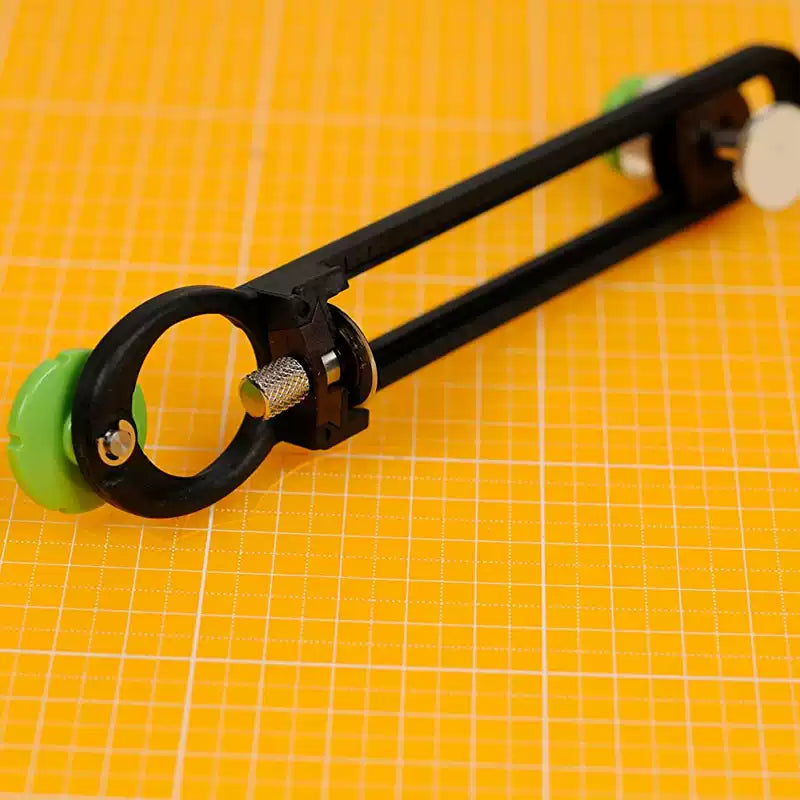NT Cutter Fabric Circle Cutter, 3cm to 22cm (C-2000P)