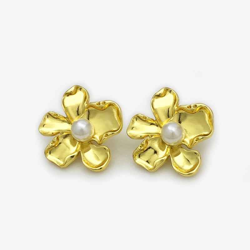 Blumen-Zierknöpfe: goldfarbener Metallknopf mit Perle, sternförmige Blütenblätter (2 Stück)