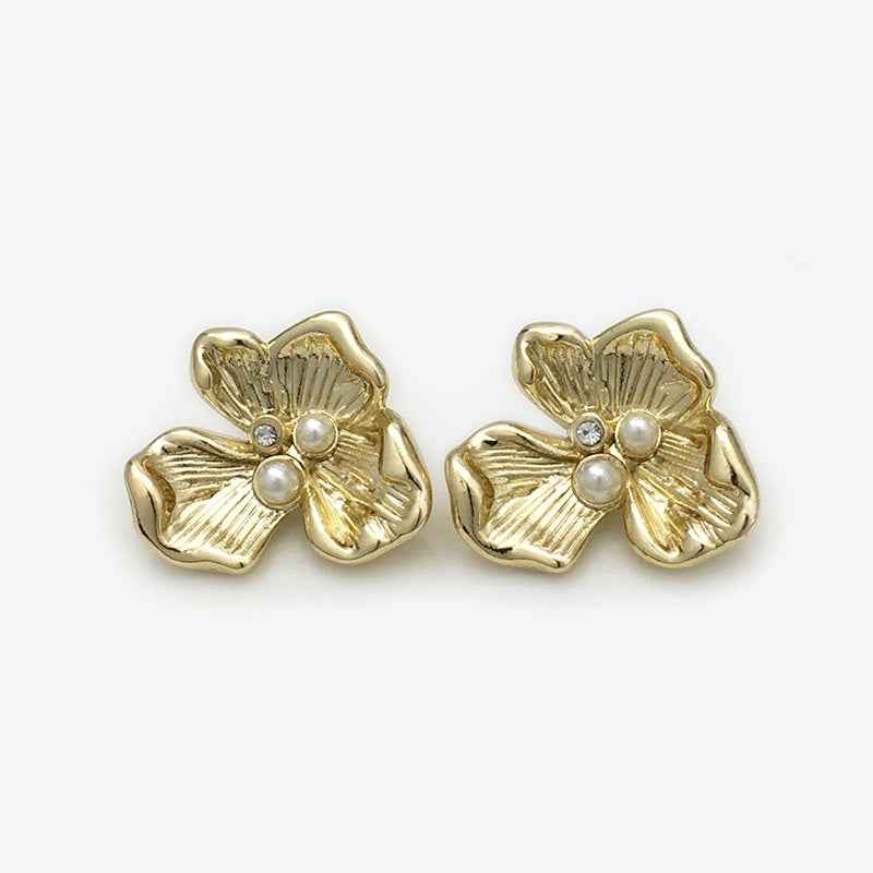 Blumen-Zierknöpfe: goldfarbener Metallknopf mit Perlen, Blüte mit funkelnden Zierelementen (2 Stück)