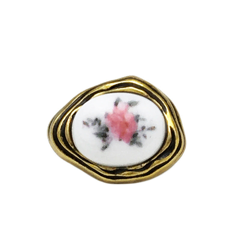 Unregelmäßige Metall-Blumenknöpfe 12×15mm, goldfarbenes Finish, rosa Blumenmotiv (Vorderseite)