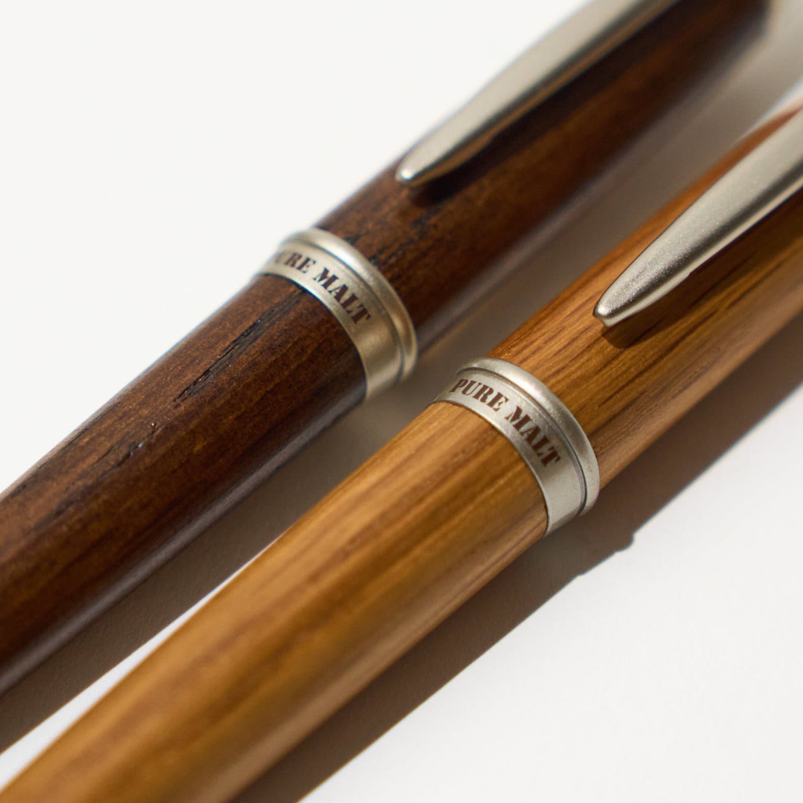 Uni SS1025 Oil-Based Ballpoint Pen Slim 0.7mm